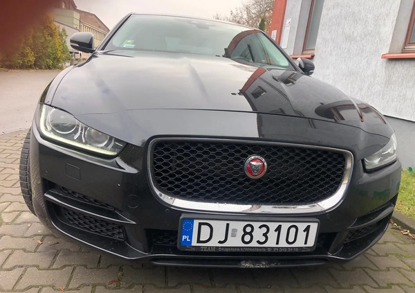 Jaguar XE cena 73000 przebieg: 126899, rok produkcji 2016 z Sosnowiec małe 191